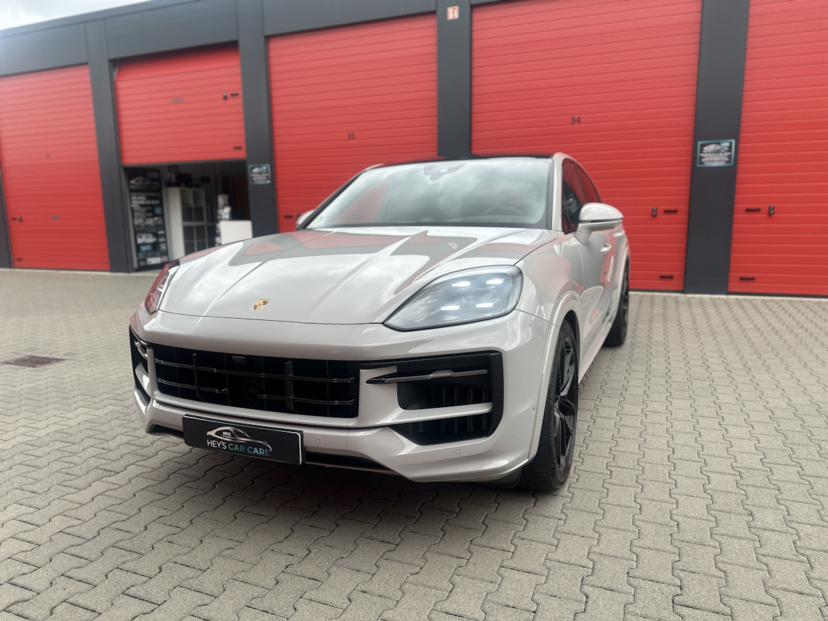 Porsche SUV mit Keramikbeschichtung – HCC Mechernich